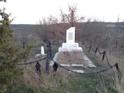 Братская могила воинов 79-й бригады морской пехоты