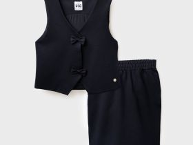 Комплект трикотажный для девочек: жилет, юбка