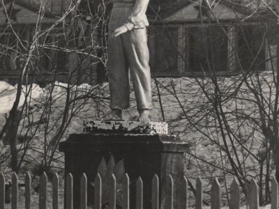 Памятник пионеру Павлику Гнездилову убитому кулаками