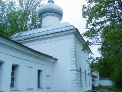 Церковь Неопалимой Купины с больничными кельями