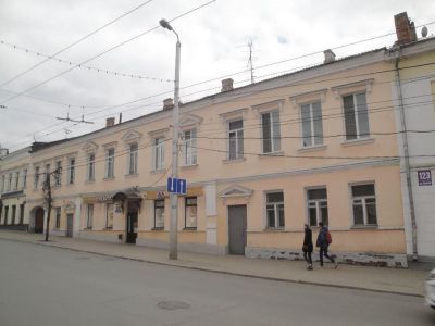 Дом с лавками