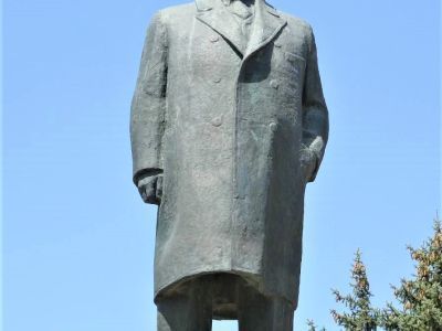 Памятник В.И.Ленину