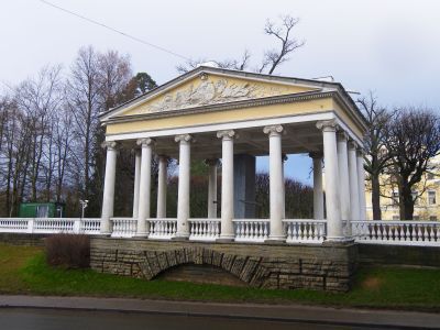 Павильон "Трех граций" и терраса