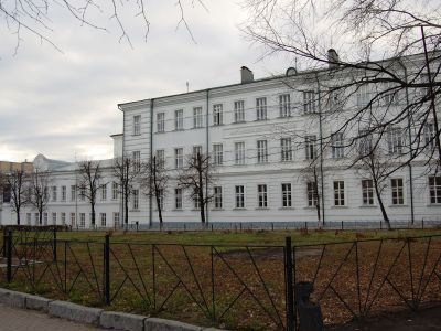 Здание Мариинской женской гимназии, где у учившихся здесь Анны Ильиничны и Ольги Ильиничны Ульяновых на торжественных актах бывал Ленин Владимир Ильич