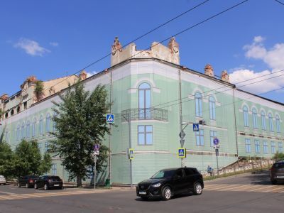 Здание реального училища, где учились в 1882-1889 гг. революционер Кржижановский Глеб Максимилианович и в 1897 - 1901 гг. писатель Толстой Алексей Николаевич