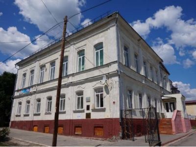 Здание гимназии женской