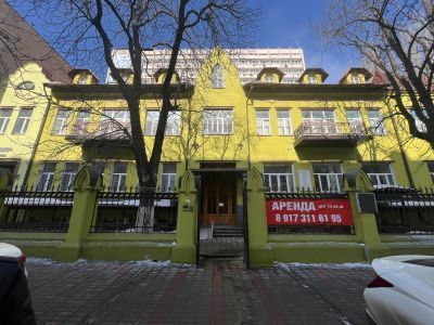 Здание, где находился аэроклуб, 26 воспитанникам которого было присвоено звание Героя Советского Союза и в котором учился первый в мире космонавт Ю.А.Гагарин