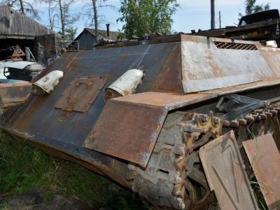 Сварщик из Бердигестяха Захар Павлов воссоздает легендарный Т-34