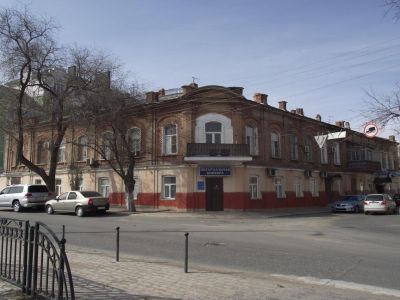 Дом Асатуровых с магазинами, 2-я пол. XIX в. (Лит. «А, а», «Б»)