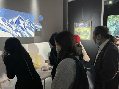 Посетители выставки "Я (не) боюсь" написали картины для акции к 100-летию ЯАССР