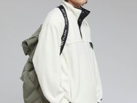 Утепленная куртка с капюшоном