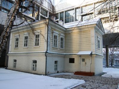 Дом № 17 "А" по ул. Ульянова, расположенный на предполагаемом месте несохранившегося флигеля, в котором родился В.И.Ленин