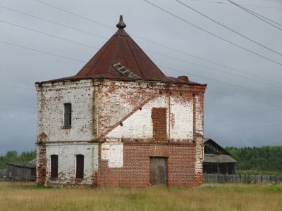 Восточная башня
