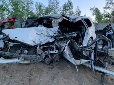 Крупное ДТП с участием нелегального такси и большегруза произошло в Намском районе