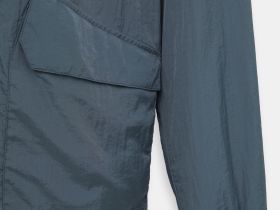 Ветровка с капюшоном свободного силуэта