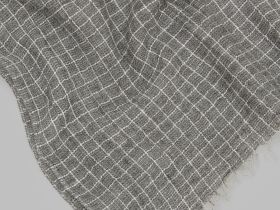 Шарф в клетку из смесового материала