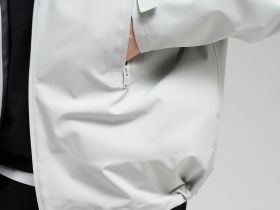 Ветровка из мембранной ткани с защитой от влаги и ветра