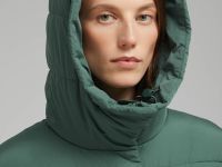 Утепленное пальто с капюшоном