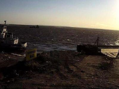 На паромной переправе Якутск — Нижний Бестях ограничили движение судов