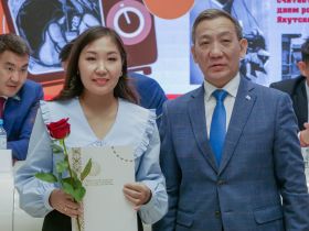 Награждены работники и ветераны отрасли связи в честь 95-летия якутского радио