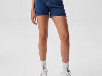 Женские шорты Lacoste прямого кроя