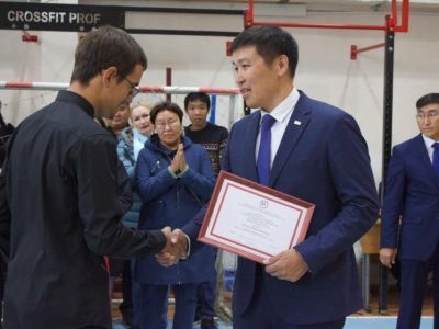 Именные стипендии вручили лучшим студентам якутского колледжа связи и энергетики