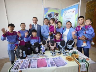 Глава Якутии в два раза увеличил республиканский материнский капитал «Семья»