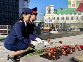 Сотрудники следственного управления почтили память солдат-победителей