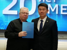 Сотрудников ГТРК «Саха» поздравили с 20-летием телерадиокомпании