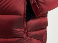 Удлиненный пуховик полуприлегающего силуэта