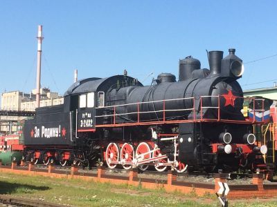 Паровоз, отремонтированный саратовскими железнодорожниками на первом коммунистическом субботнике