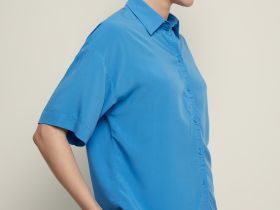 Блузка свободного кроя с коротким рукавом