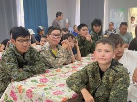 Следователи провели профориентационное занятие с воспитанниками летнего лагеря «Арктика и Космос»