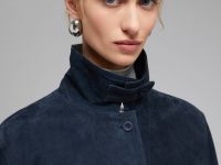 Жакет из натуральной кожи с накладными карманами