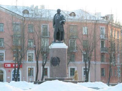 Памятник М.В.Ломоносову