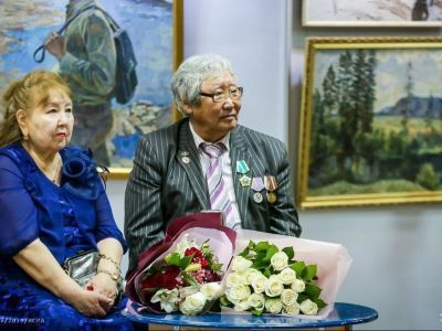 Наследие живописца. В Якутске открылась выставка художника Николая Иннокентьева