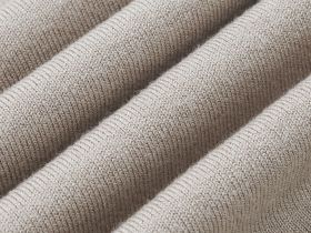 Легкий джемпер полуприлегающего кроя с коротким рукавом