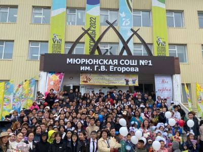 Сергей Местников поздравил с Днем знаний учащихся и учителей Мюрюнских средних школ