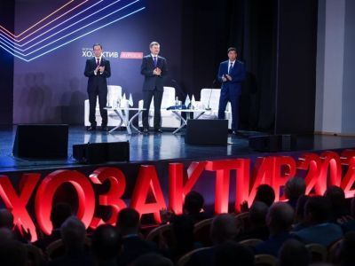 Глава Якутии работает в Мирнинском районе