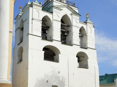 Звонница с церковью Богоматери Печерской