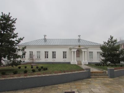 Настоятельский корпус