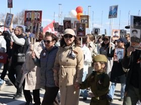 Фото. В Якутске акция «Бессмертный полк» собрала более 50 тысяч человек