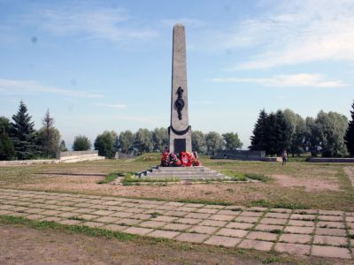 Монументальный памятник советским воинам, павшим в боях за Ленинград во время Великой Отечественной войны, при ликвидации вражеской блокады