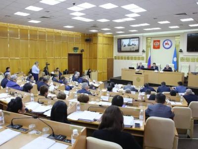 В парламенте Якутии обсудили итоги социально-экономического развития республики