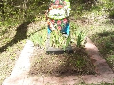 Братская могила советских воинов, погибших в боях с фашистскими захватчиками