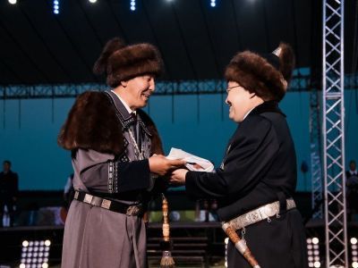 Флаг Игр народов Якутии передан Усть-Алданскому улусу