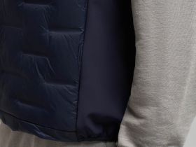 Стеганый пуховый жилет