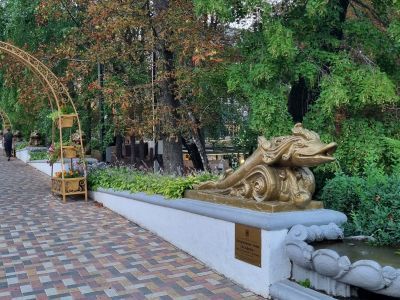 Декоративная стенка "Дельфины"