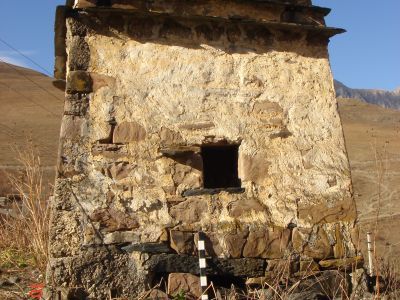 Сторожевая башня и склеп