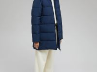 Утепленное полупальто с капюшоном